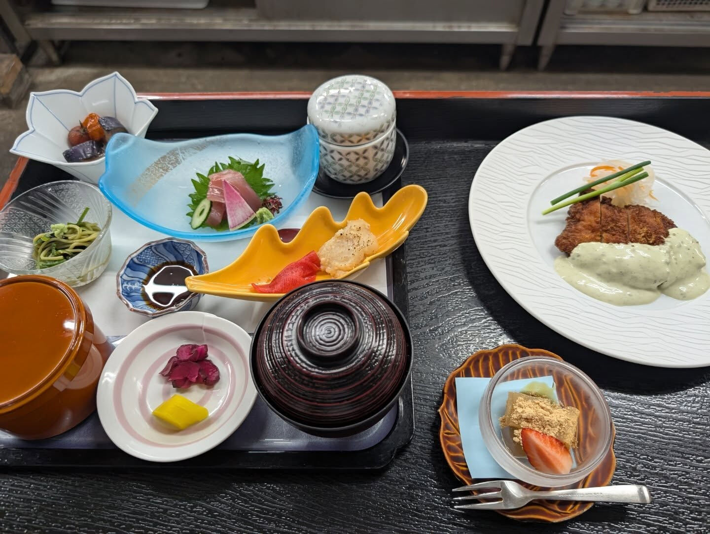 今週の重の家定食を皆様にご紹介いたします