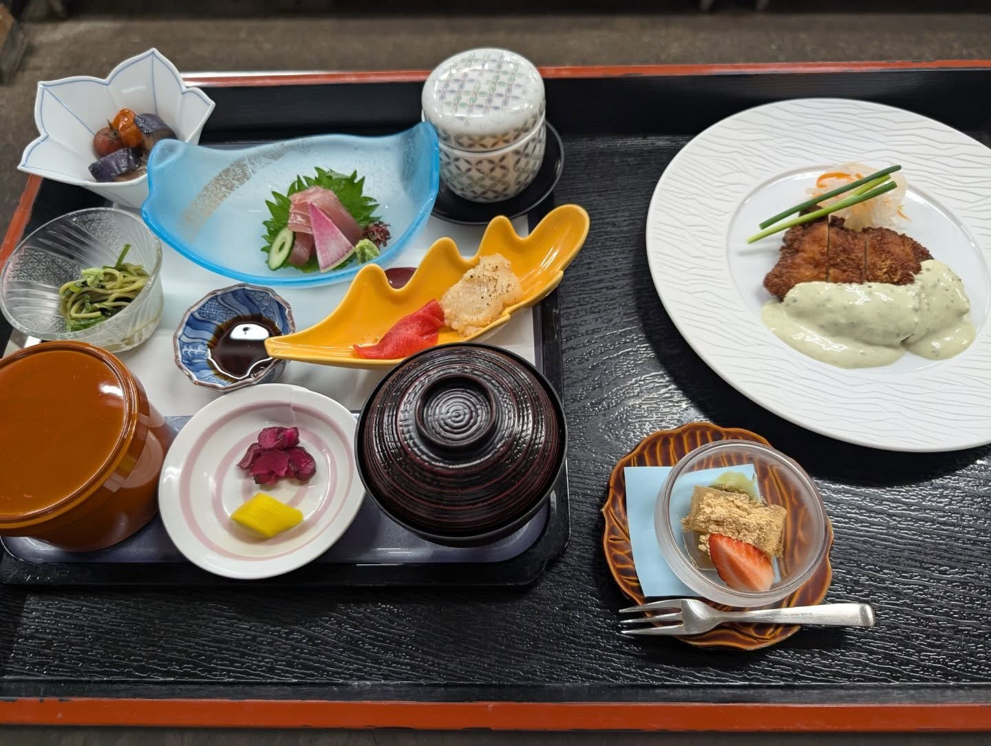今週の重の家定食を皆様にご紹介いたします