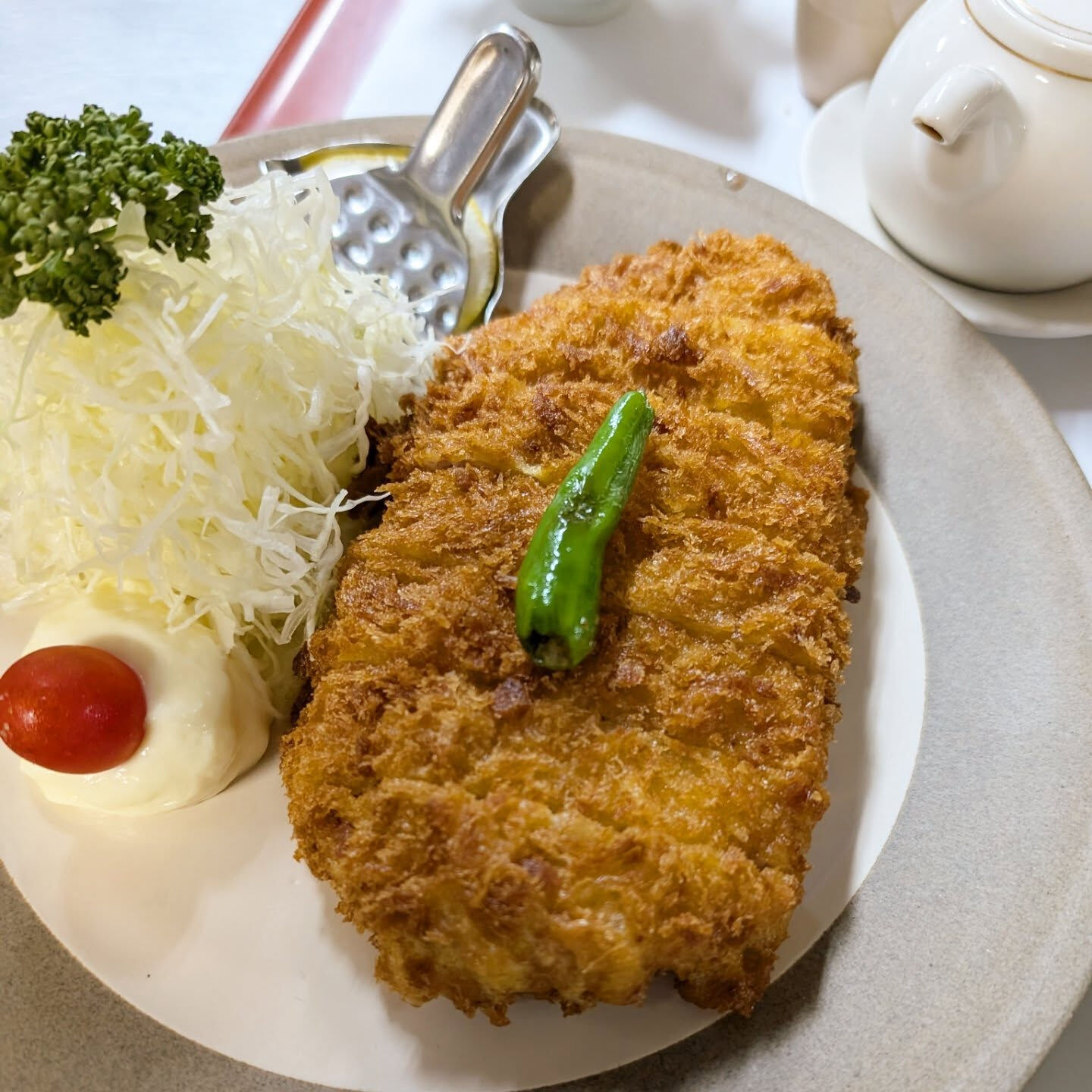 重の家では牛肉、豚肉、鶏肉を使用した多彩な料理をご提供してい