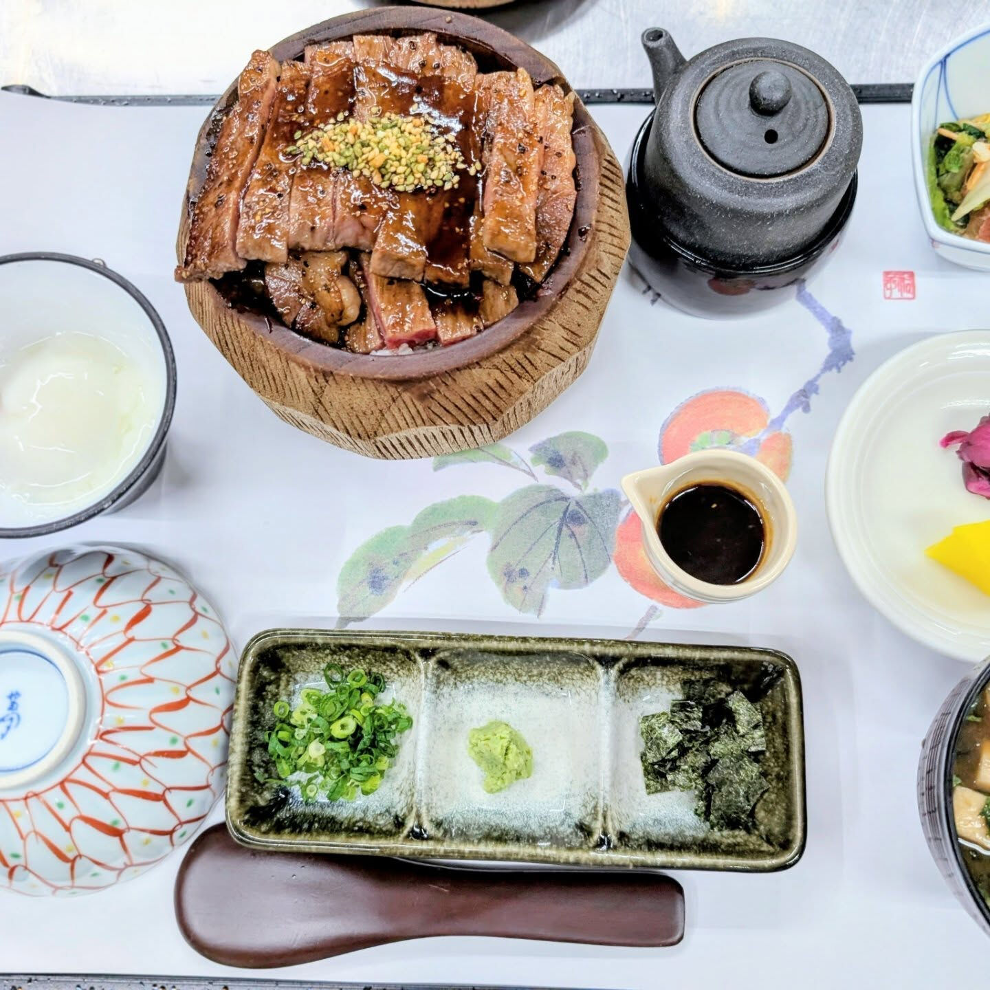 「ひつまぶし」の楽しみ方は千差万別！伝統的なうなぎから、お肉